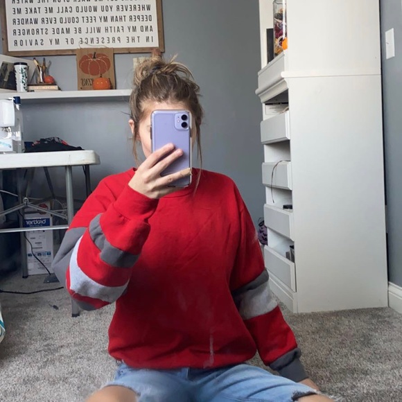 Sweatshirt - Picture 1 of 1